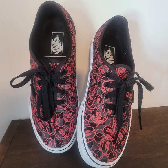 Mickey Mouse Vans Limited Edition - Picture 5 of 6